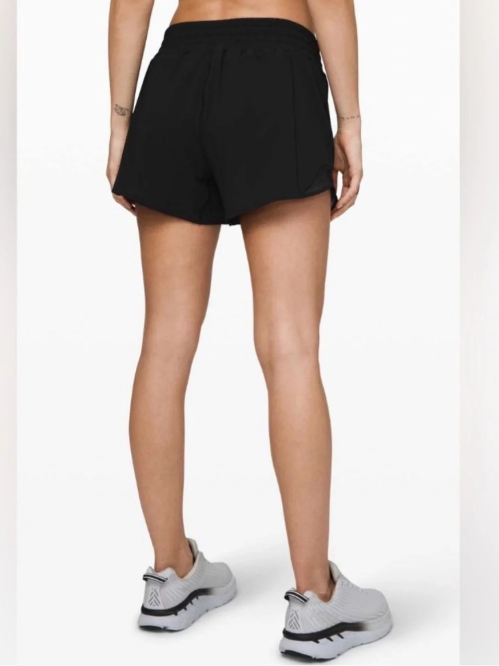 Lululemon | Hotty Hot High Rise Shorts in Black 4” Size 6 Lined